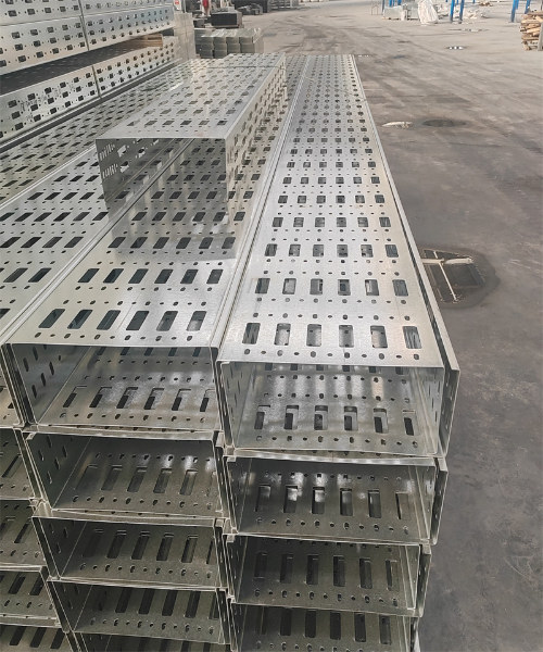 托盘式电缆桥架