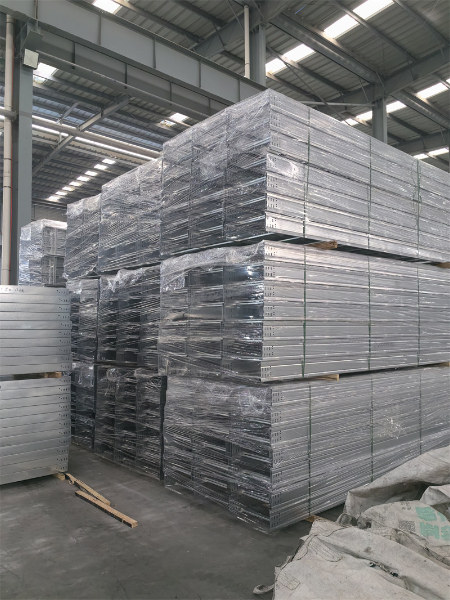 大跨距电缆桥架