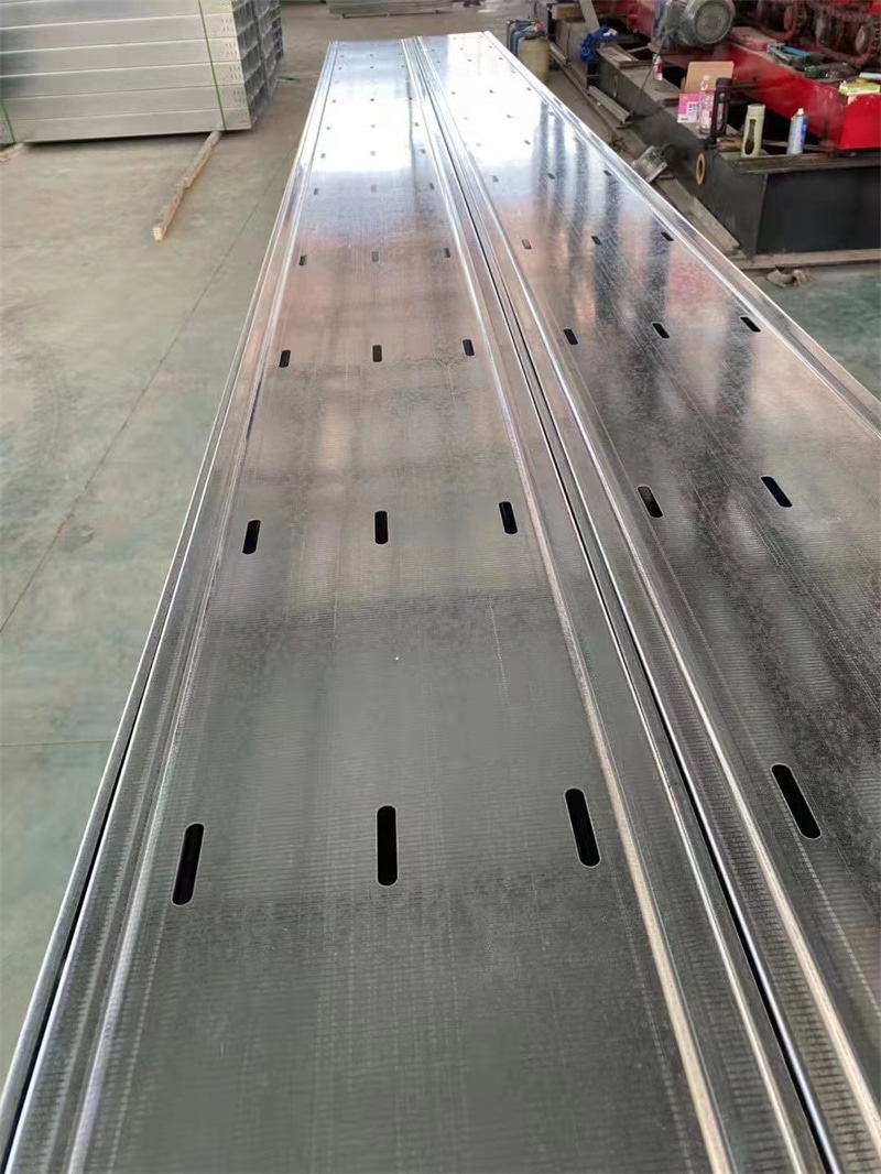 托盘式电缆桥架